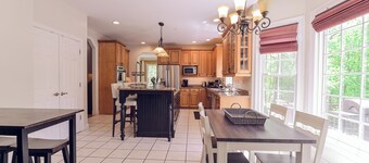 Charming 7-bedroom house near Reisterstown