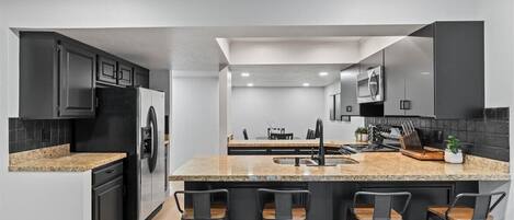 Mikrowelle, Ofen, Herdplatte, Geschirrspüler