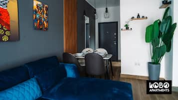 Comfort Apartment, City View | Living area