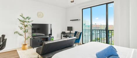 1 bedroom, desk, travel cot, WiFi