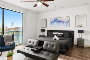 1 Schlafzimmer, Schreibtisch, Reisekinderbett, WLAN