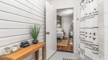 1 makuuhuone, silitysrauta/-lauta, Wi-Fi, vuodevaatteet