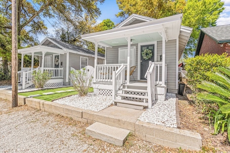Exterior. P'Cola at Nightfall. 1 bed 1 bath Cottage