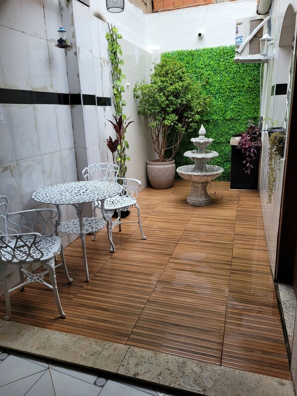 Suite clàssica, no fumadors | Terrassa o pati