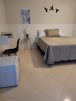 Classic Suite, Non Smoking | Desk, laptop workspace, free WiFi