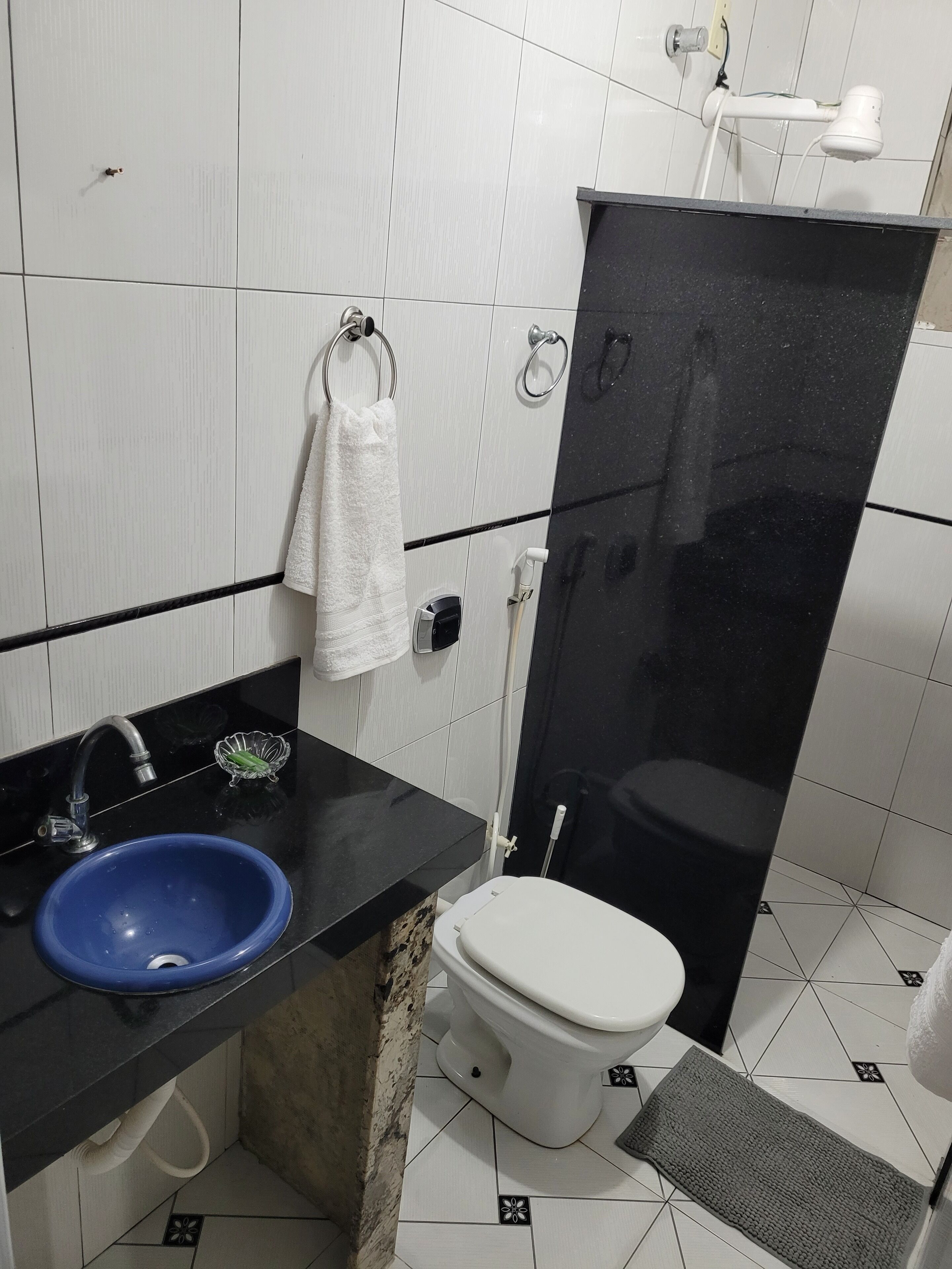 Phòng Suite phong cách cổ điển, không hút thuốc | Phòng tắm | Buồng tắm vòi sen, khăn tắm, xà phòng, giấy vệ sinh 