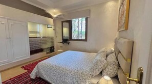 3 habitaciones, acceso a internet y ropa de cama 