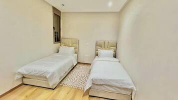 2 bedrooms, internet, bed sheets