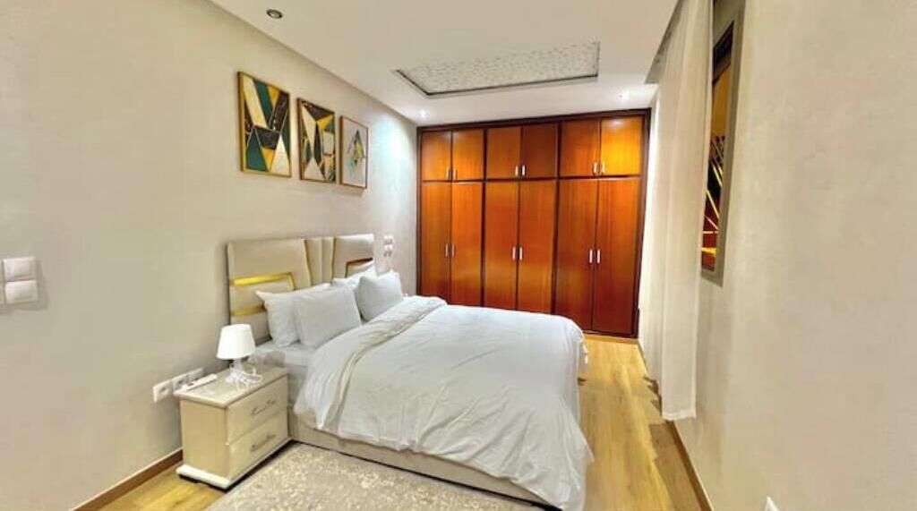 2 soverom, internettilgang og sengetøy