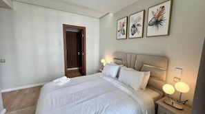 3 bedrooms, internet, bed sheets