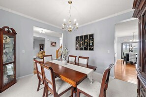 House, Multiple Beds, Patio, Garden View (Pickerington Haven) | Dining - Pickerington Haven Home for 10 (Pickerington)