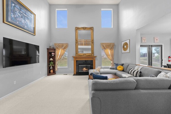 House, Multiple Beds, Patio, Garden View (Pickerington Haven) | Living area