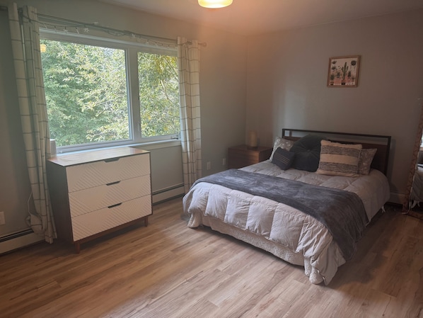 4 quartos, ferros/tábuas de passar roupa, Wi-Fi, roupa de cama