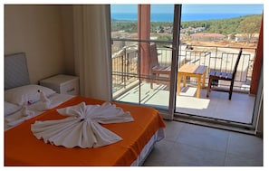 4 bedrooms, iron/ironing board, WiFi