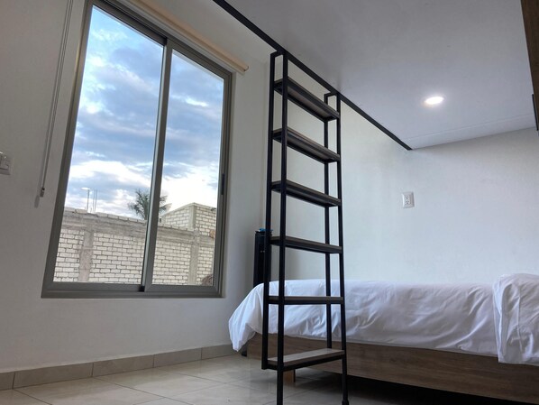 Desk, laptop workspace, iron/ironing board, free WiFi