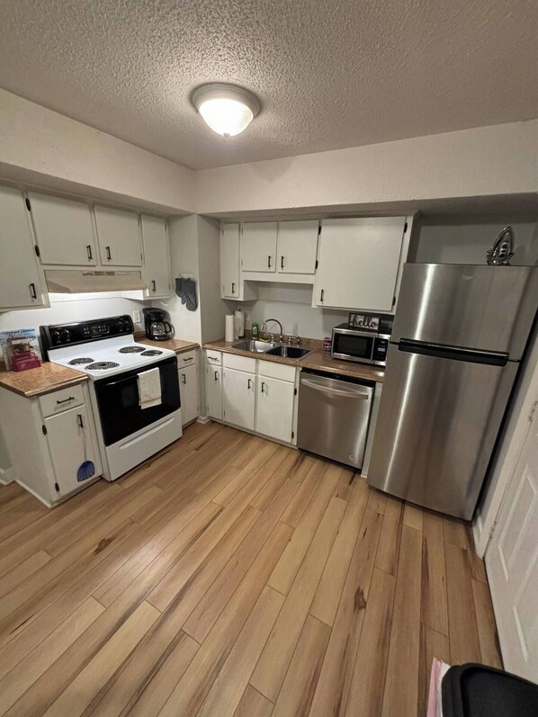 Microwave, oven, stovetop, dishwasher