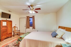 4 bedrooms, iron/ironing board, travel crib, internet