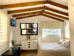 Loft Confort | Bureau, espace de travail pour ordinateur portable, Wi-Fi gratuit