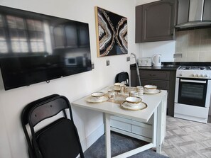 Private kitchen - Double Storey Apartment- Old Trafford (Stretford)