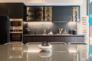 Fridge, microwave, oven, stovetop