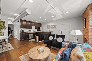 Condo, 1 Queen Bed, Kitchen, City View (Short North Lounge) | Living area | 42-inch flat-screen TV with digital channels - Short North Lounge Stay for 2 (Columbus)
