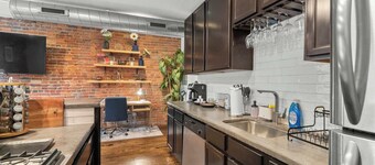 Short North Lounge Stay for 2