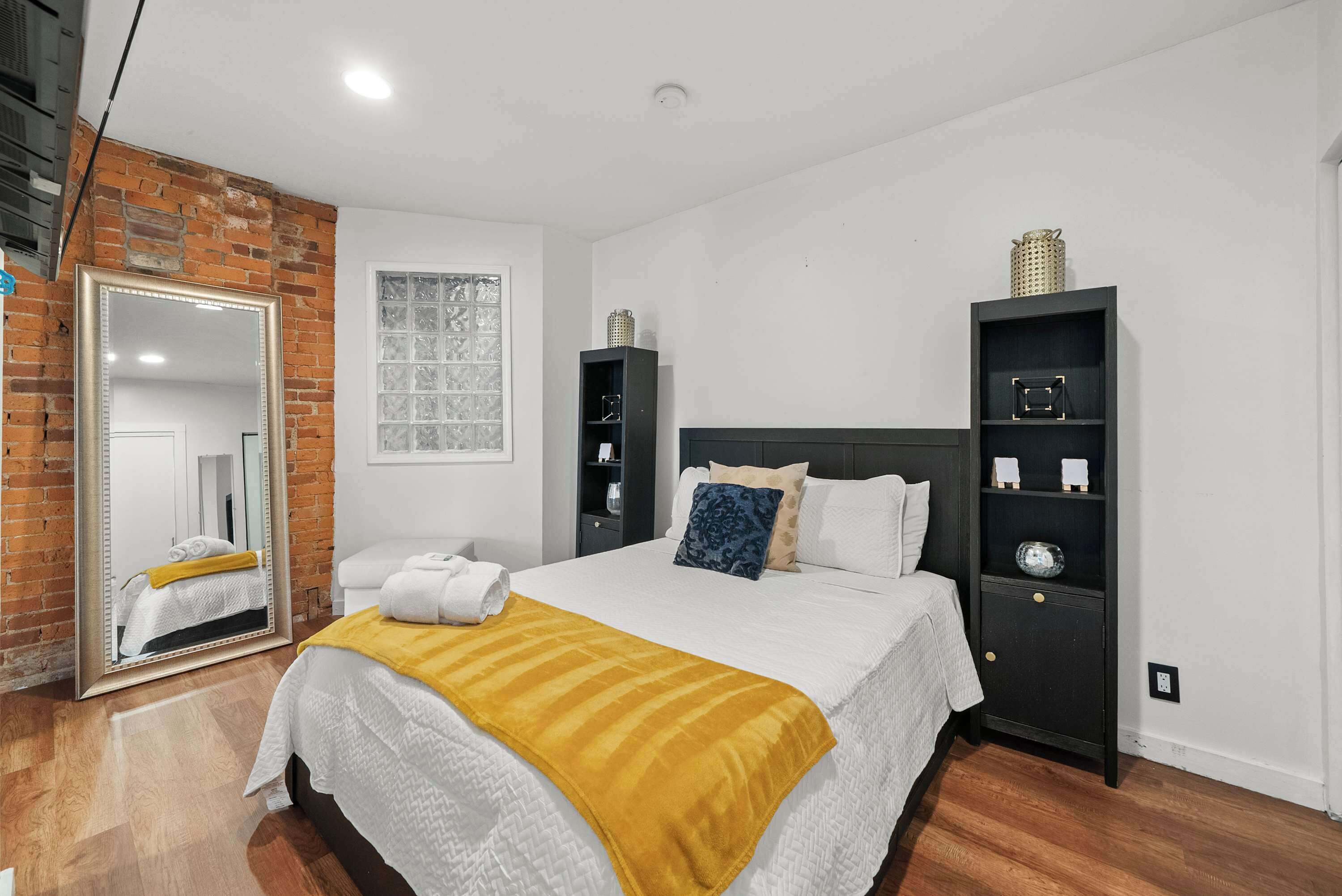 Condo, 1 cama Queen size, cocina, vista a la ciudad (Short North Lounge) | 1 habitación, escritorio y espacio para trabajar con laptop 