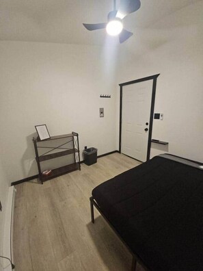 1 bedroom - The Cozy Cabin Number 2 (Houston)