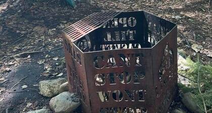 Cozy Camo Cottage #8