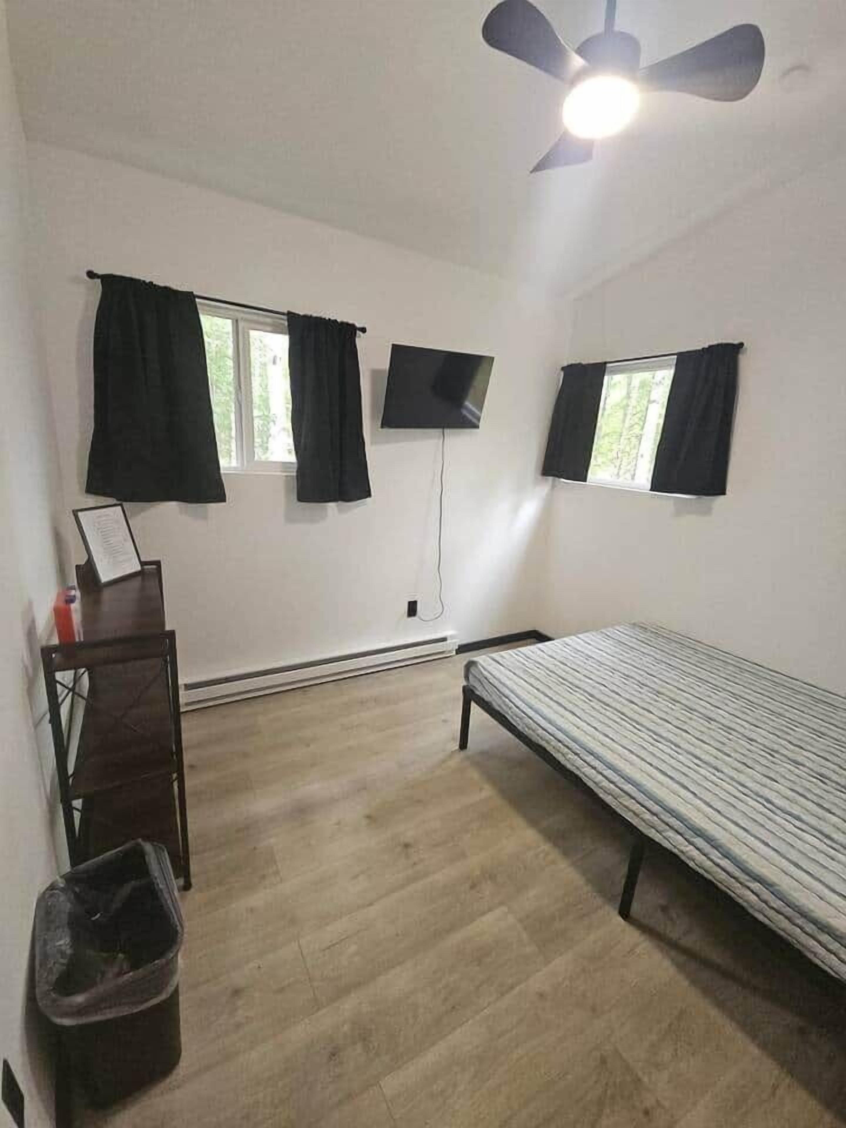 1 室のベッドルーム、WiFi (無料)