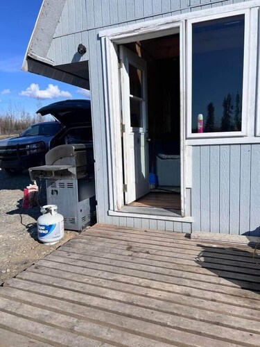 Bass Farm: Lake View Loft Cabin