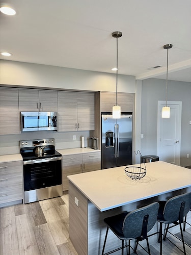 Modern Spokane Valley Retreat • Spacious • Stylish • Great for Families & Groups