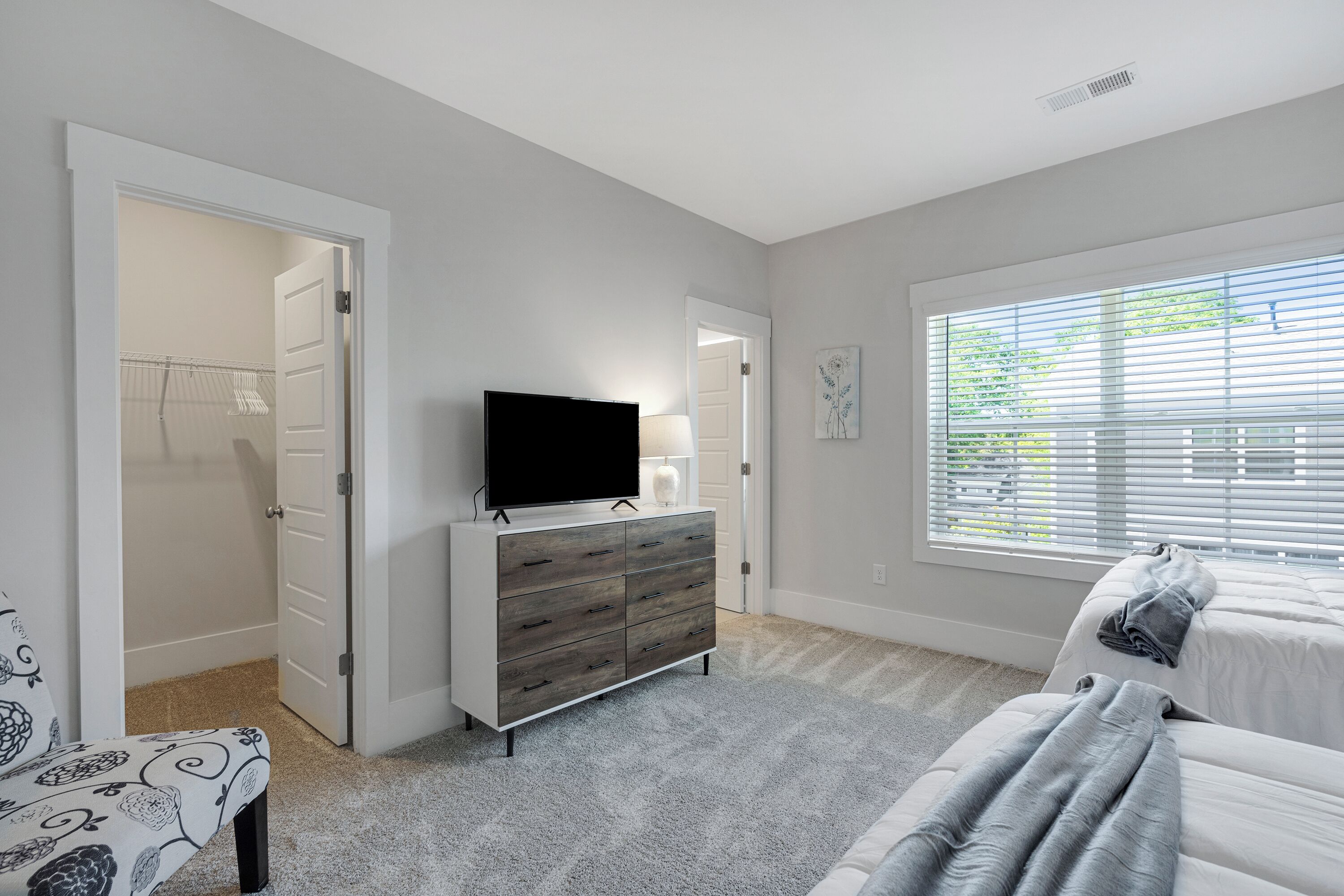 3 bedrooms, bed sheets