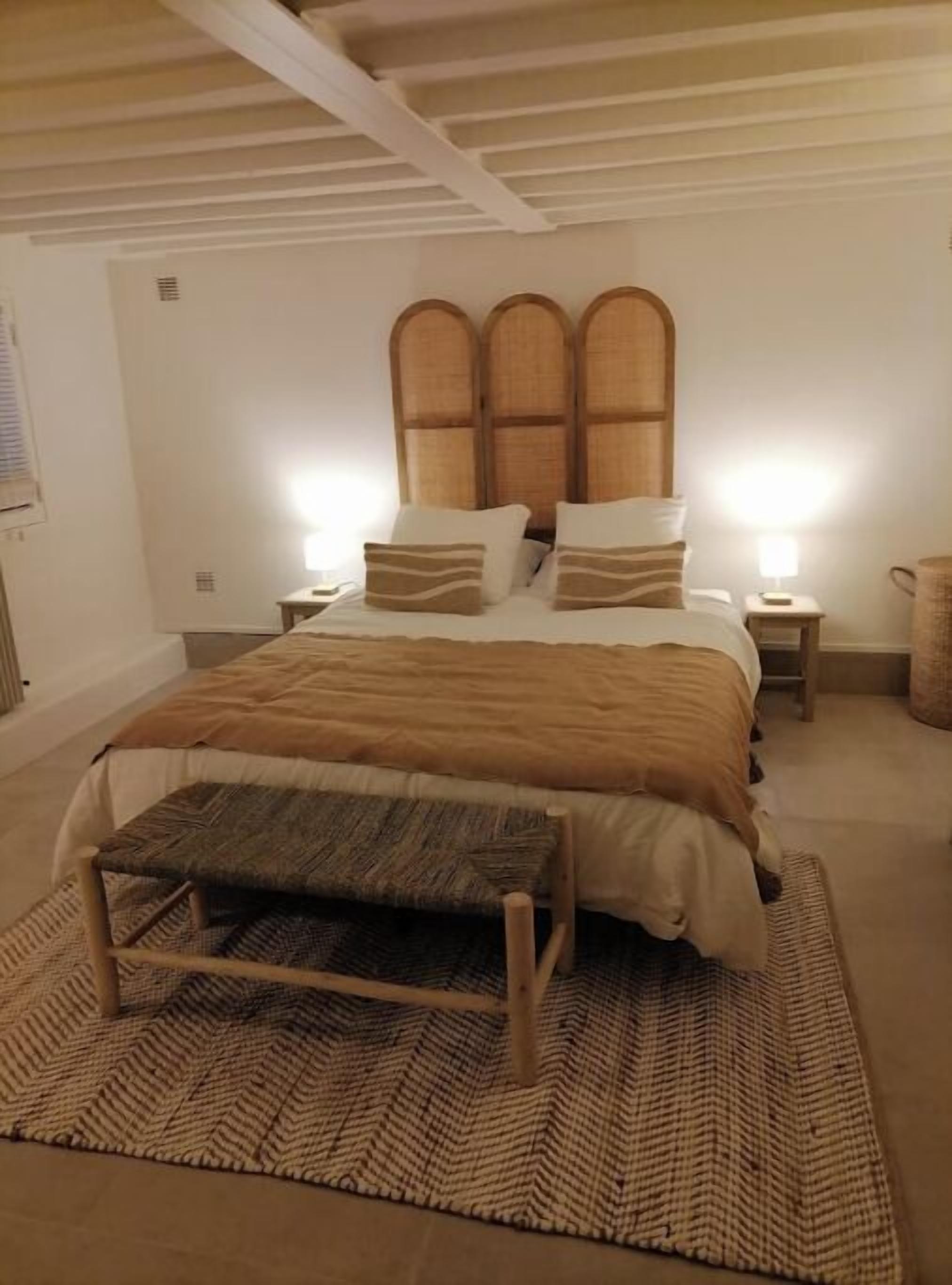 5 bedrooms, iron/ironing board, internet