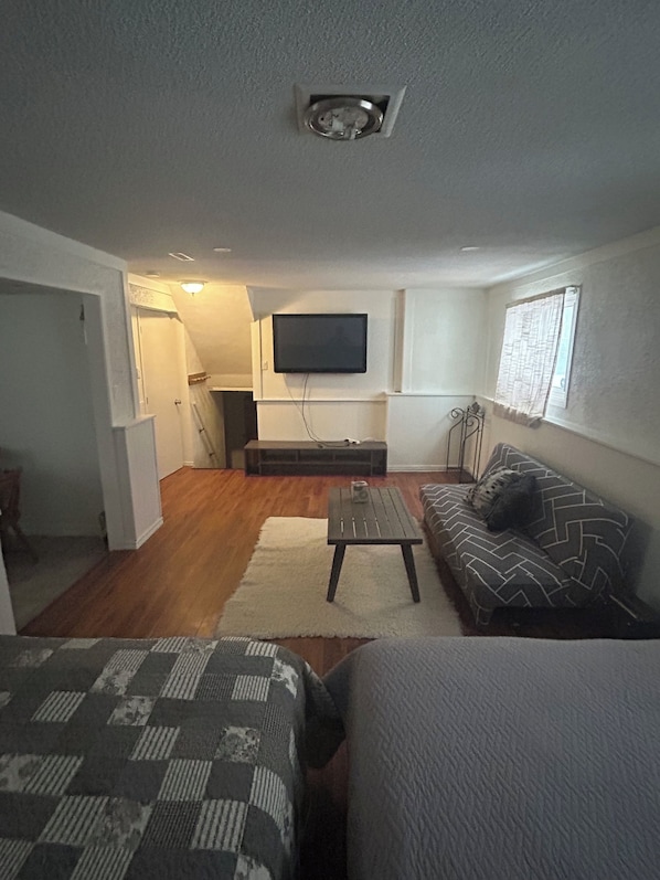 1 bedroom, iron/ironing board, free WiFi