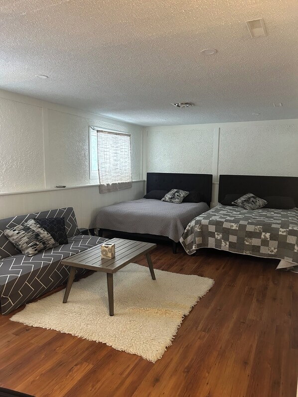 1 bedroom, iron/ironing board, free WiFi