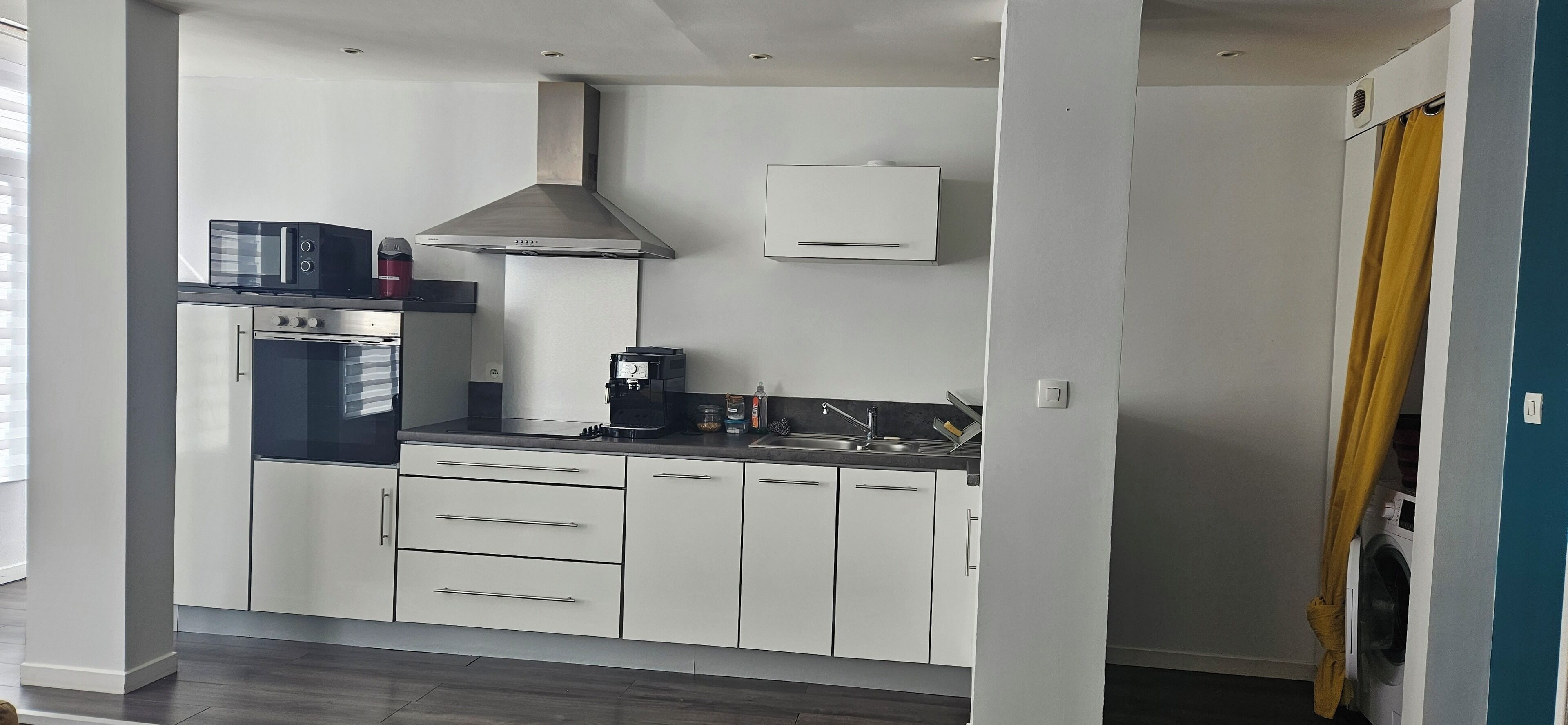 Micro-ondes, four, plaque de cuisson, lave-vaisselle