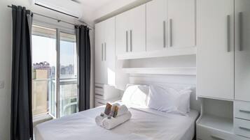 Appartement | Verduisterende gordijnen, geluiddichte muren