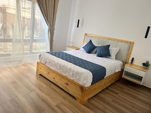 MATRIMONIAL | Desk, free WiFi