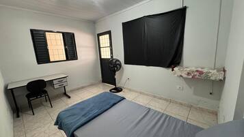 9 quartos, ferros/tábuas de passar roupa, Wi-Fi, roupa de cama