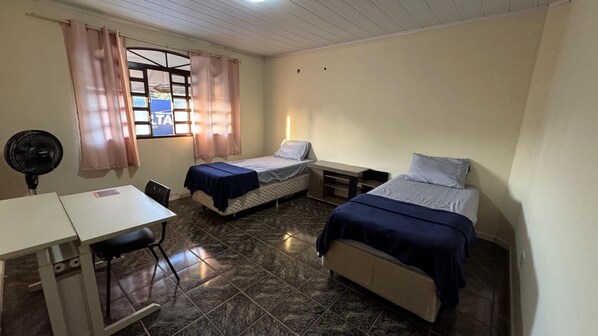 9 chambres, fer et planche Ă  repasser, Wi-Fi, literie fournie