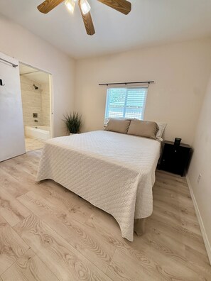 2 bedrooms, iron/ironing board, Internet, bed sheets