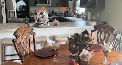 Tropical Paradise in the heart of theVillages. Minutes from Brownwood