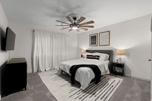 5 bedrooms, iron/ironing board, WiFi, bed sheets