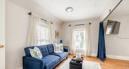 Pet-Friendly, Fully Fenced, 2-bedroom, Big Yard House