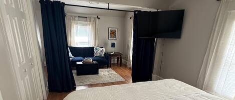 2 habitaciones, tabla de planchar con plancha, wifi y ropa de cama