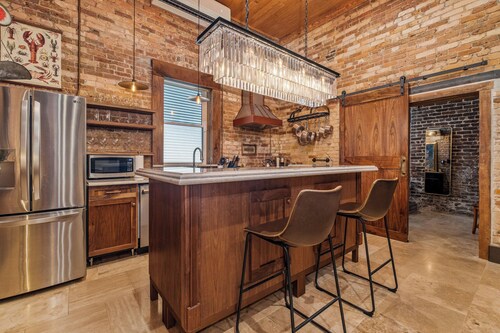 The Historic Big Easy on East Wright Street