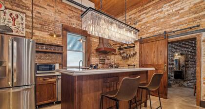 The Historic Big Easy on East Wright Street