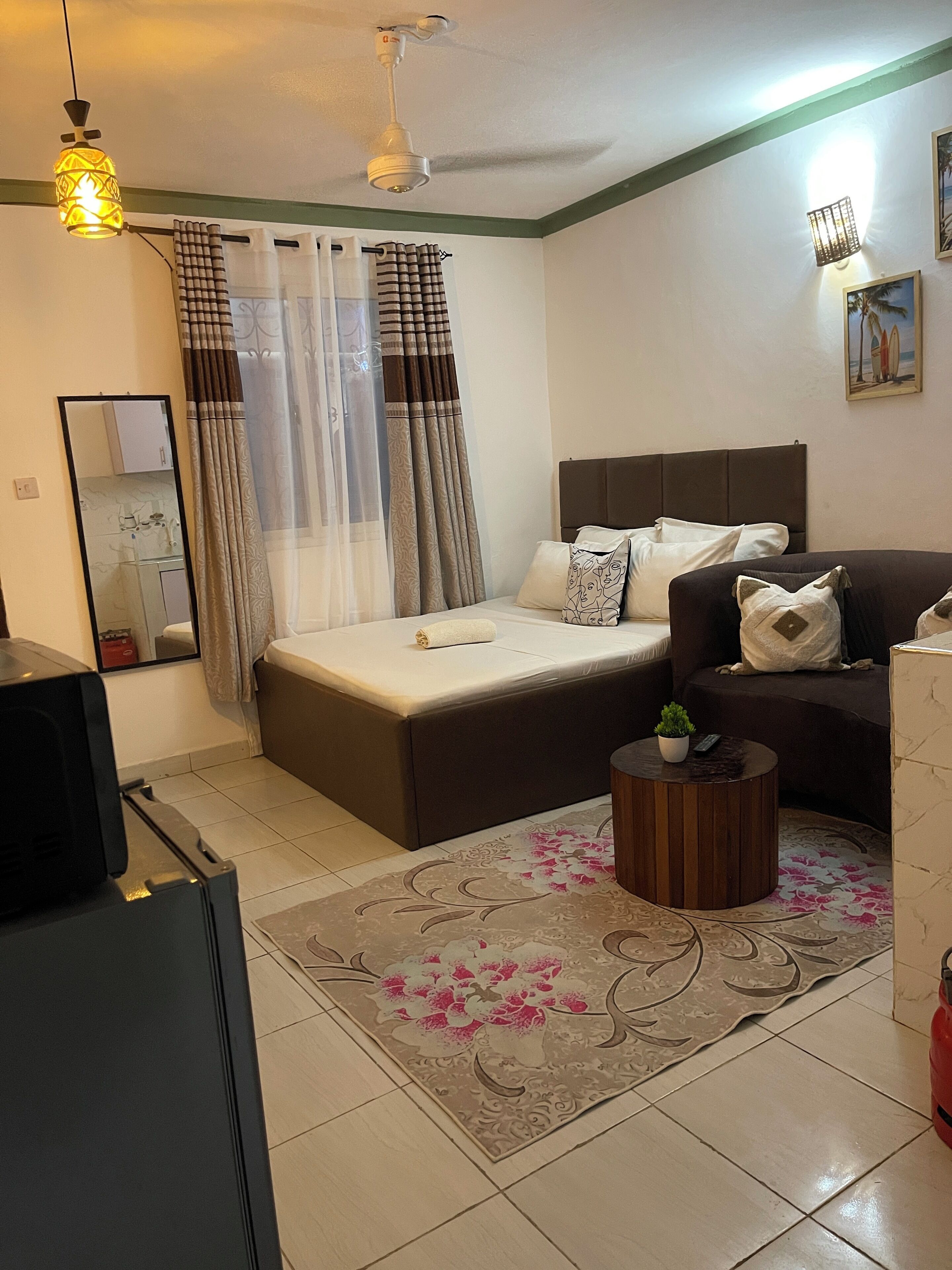 1 habitación, tabla de planchar con plancha, internet y ropa de cama 