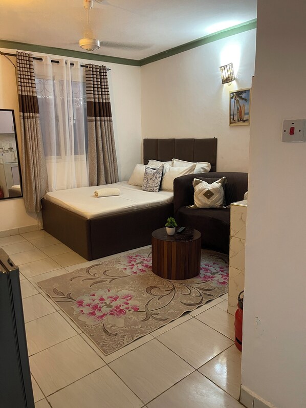 1 bedroom, iron/ironing board, Internet, bed sheets